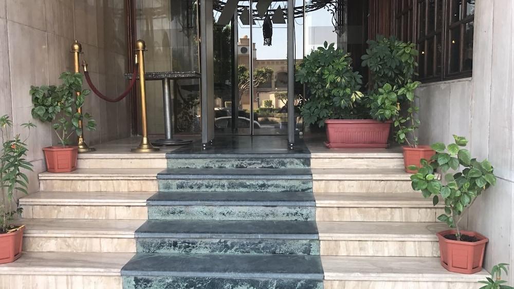 Hotel Royal Marshal カイロ エクステリア 写真