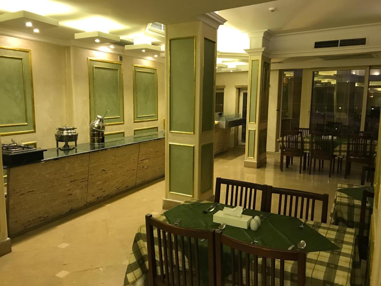 Hotel Royal Marshal カイロ エクステリア 写真